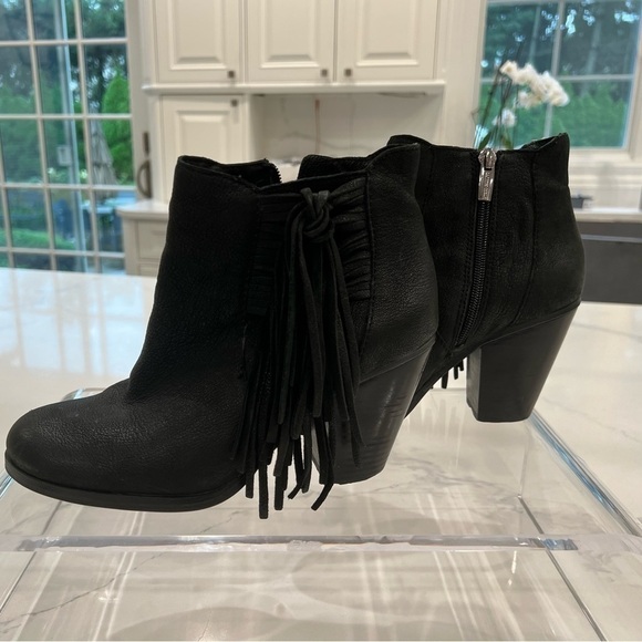 Vince CAMUTO Harlin cowboy fringe black booties size 7.5 - Picture 3 of 12